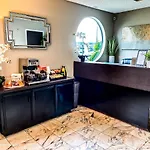 Vantage Point Inn - Woodland Hills
